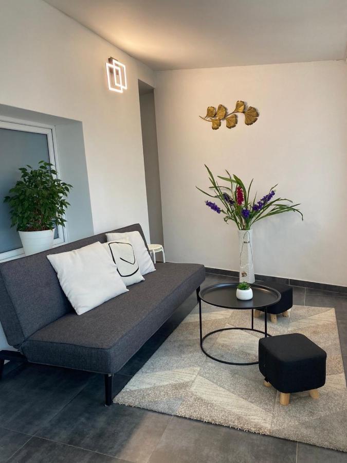 3 Apartments In 1 Location ปราก ภายนอก รูปภาพ