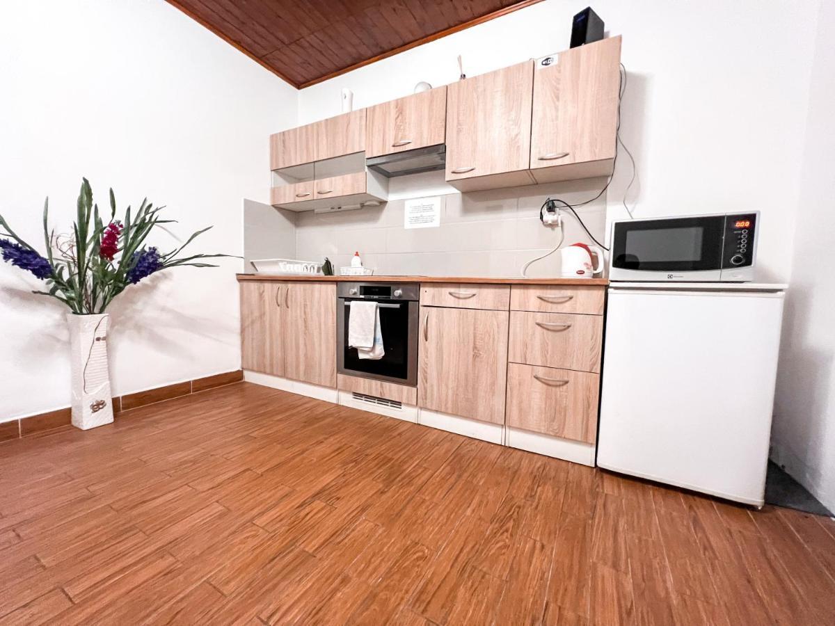 3 Apartments In 1 Location ปราก ภายนอก รูปภาพ