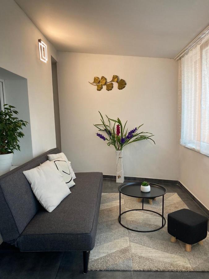 3 Apartments In 1 Location ปราก ภายนอก รูปภาพ
