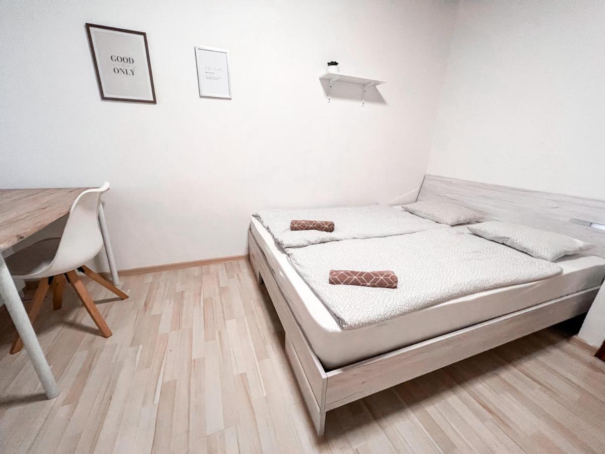 3 Apartments In 1 Location ปราก ภายนอก รูปภาพ